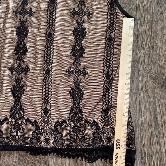 Max Studio size large ladies top  *matching skirt in medium also listed* - Picture 4 of 8